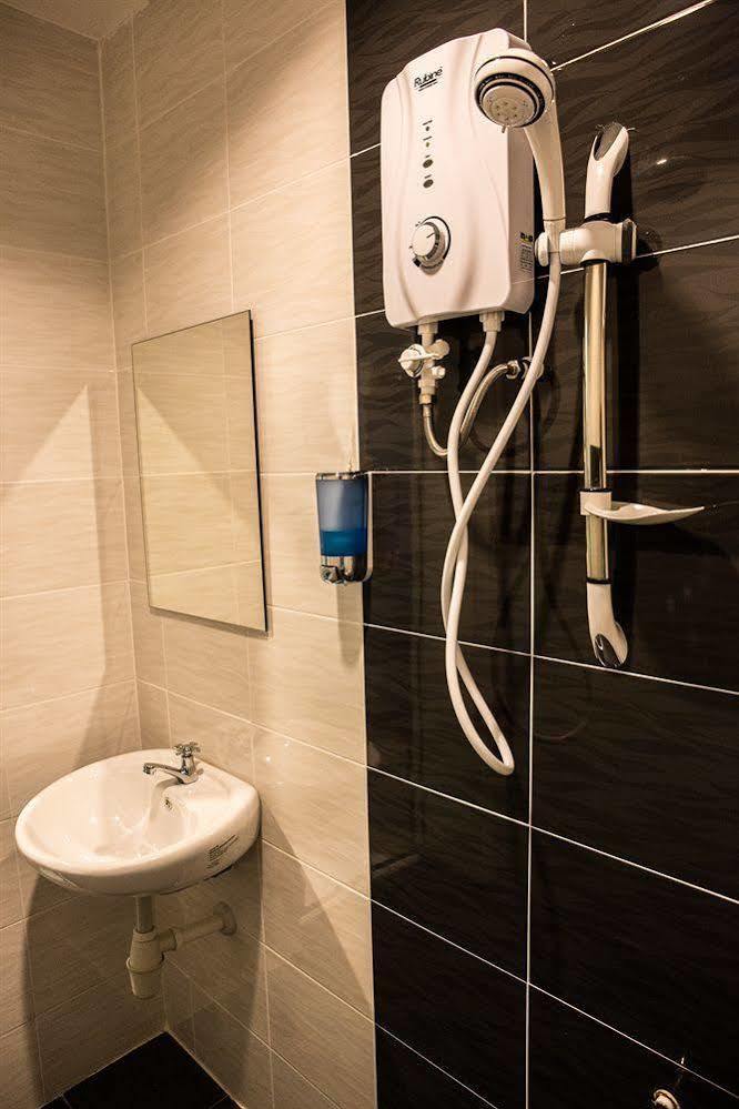 De Jaya Hotel Petaling Dzsaja Kültér fotó